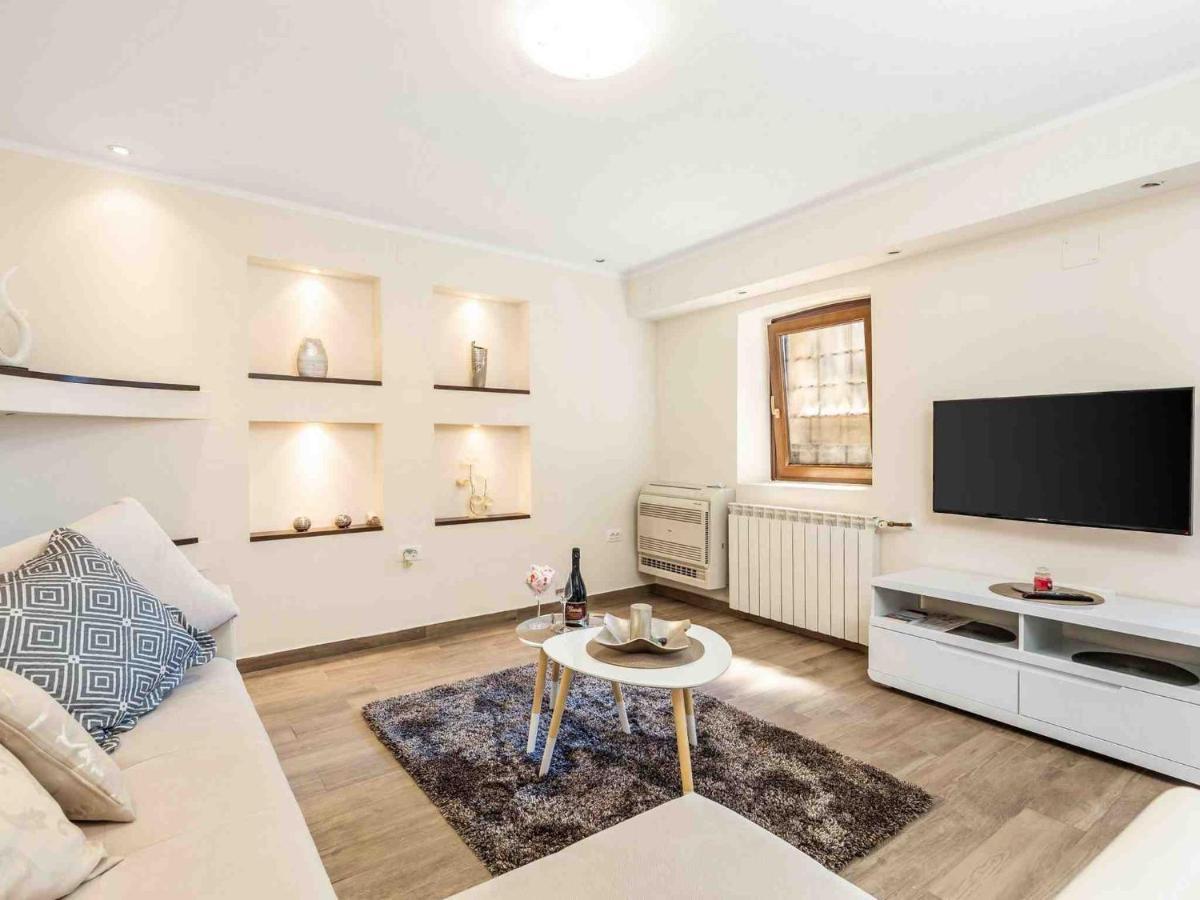 Srok Apartments Kastav Buitenkant foto